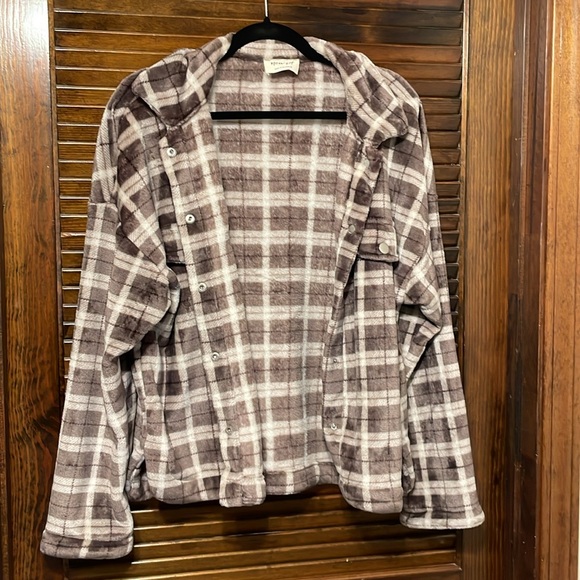 Brown Fleece Plaid Shacket By New In - Picture 2 of 6